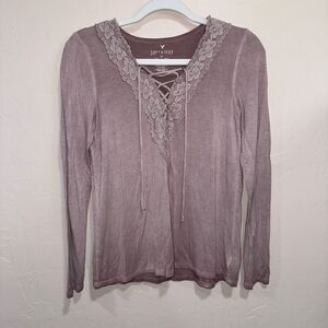 American Eagle Lavender Ombre Soft & Sexy Floral Lace V neck tee